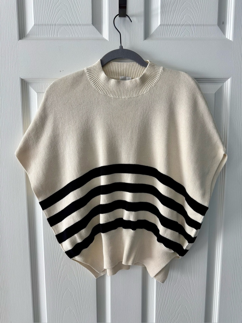 Anthro MAEVE Cream Black Striped Sleeveless Mock Neck Sweater Vest Size XS EUC